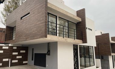 VENTA CASA EN LAGO DE GUADALUPE 200 MTS VISTA PANORAMICA