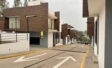 VENTA CASA EN LAGO DE GUADALUPE 200 MTS VISTA PANORAMICA