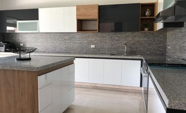 Casa a estrenar, en venta, A unos pasos de la autopista Cuerna-Aca ALBERCA