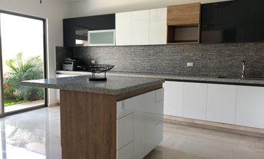 Casa a estrenar, en venta, A unos pasos de la autopista Cuerna-Aca ALBERCA