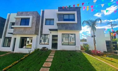 Casa en Venta con 3 recamaras  en lomas zompantle al Norte de Cuernavaca Morelos