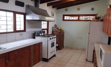 Fundo con casa de canpo y gran area verde en Pachacamac