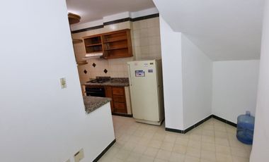 APARTAMENTO AMOBLADO EN GAIRA ARRIENDO