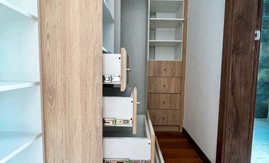 úlitma Casa de Venta esquinera en el Valle de los Chillos - Sector La Moya