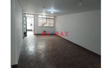 Acogedora Casa en Venta Cerca a Municipalidad de Los Olivos