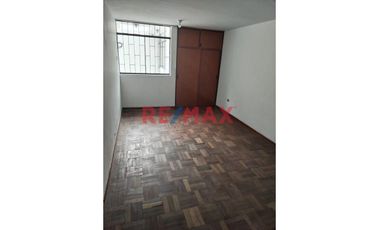 Acogedora Casa en Venta Cerca a Municipalidad de Los Olivos