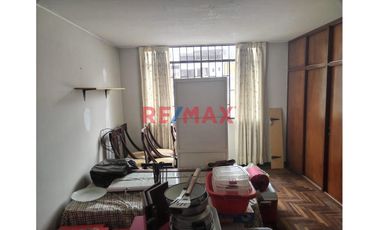 Acogedora Casa en Venta Cerca a Municipalidad de Los Olivos