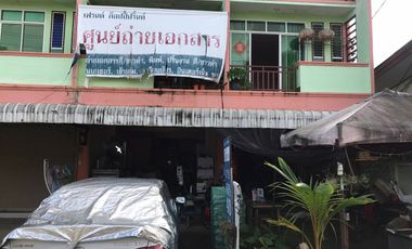 Commercial building for sale. 2 floors, 2 adjacent booths, 18 and 21 square wa, 3.15 million baht per booth, near Gate 2, Rajabhat Chiang Rai, Ban Du Subdistrict, Mueang Chiang Rai District