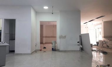 PR17016 Local en arriendo en el sector Villa Nueva, Medellin