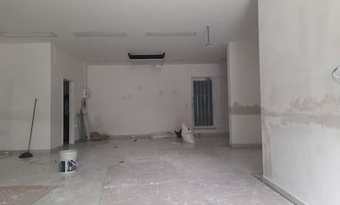 PR17016 Local en arriendo en el sector Villa Nueva, Medellin