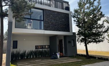 Casa nueva en venta en Privanza Habitat zona Solares Zapopan