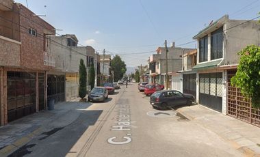 ¡APROVECHA ESTA INCREÍBLE OPORTUNIDAD PARA HACER CRECER TU PATRIMONIO! Casa en REMATE BANCARIO en Hacienda Real De Tultepec