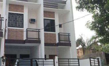 Townhouse with 3 Bedrooms and 1 Car Garage in North Fairview Quezon, City PH2771