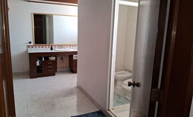VENDO CASA GRANDES ESPACIOS