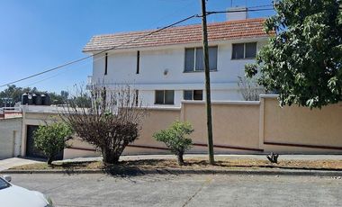 VENDO CASA GRANDES ESPACIOS