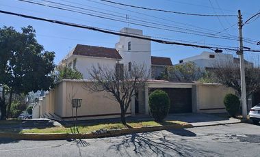 VENDO CASA GRANDES ESPACIOS