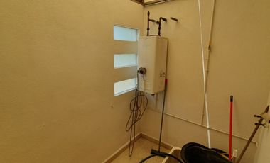 Casa climatizada de 3 recámaras en clúster en Dream Lagoons. Vigilancia 24/7