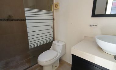 Casa climatizada de 3 recámaras en clúster en Dream Lagoons. Vigilancia 24/7