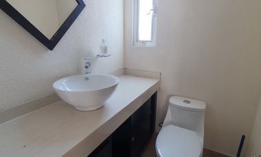 Casa climatizada de 3 recámaras en clúster en Dream Lagoons. Vigilancia 24/7