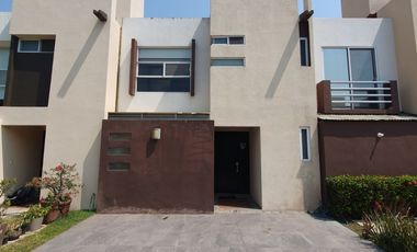 Casa climatizada de 3 recámaras en clúster en Dream Lagoons. Vigilancia 24/7