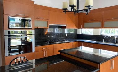 Casa en renta en la vista country zona atlixcayotl