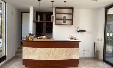 Casa en renta en la vista country zona atlixcayotl