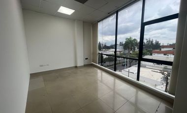 Oficina en Alquiler en Urdesa Central, 80 Mt2, 2 Baños, Norte de Guayaquil.