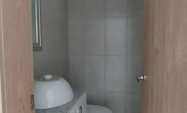 Samborondon, Vendo Hermosa Casa Remodelada con Vista al Rio