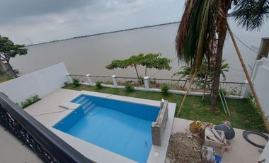 Samborondon, Vendo Hermosa Casa Remodelada con Vista al Rio