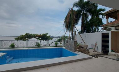 Samborondon, Vendo Hermosa Casa Remodelada con Vista al Rio