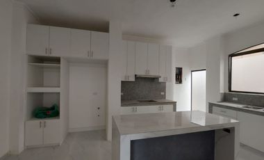Samborondon, Vendo Hermosa Casa Remodelada con Vista al Rio