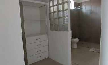 Samborondon, Vendo Hermosa Casa Remodelada con Vista al Rio