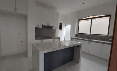 Samborondon, Vendo Hermosa Casa Remodelada con Vista al Rio