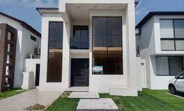 Casa de venta en la Urbanización Ciudad Celeste, Samborondón, de estreno.