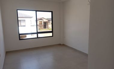 Casa de venta en la Urbanización Ciudad Celeste, Samborondón, de estreno.