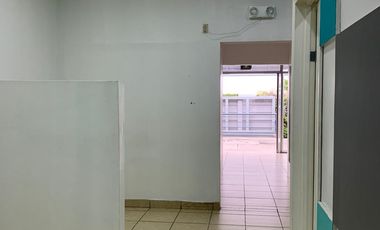 Renta de local comercial ubicado en atractiva zona comercial de La Mesa Tijuana.