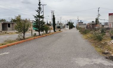 VENTA Dos lotes, en esquina, escrituras independientes, con acceso a servicios