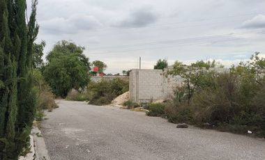 VENTA Dos lotes, en esquina, escrituras independientes, con acceso a servicios