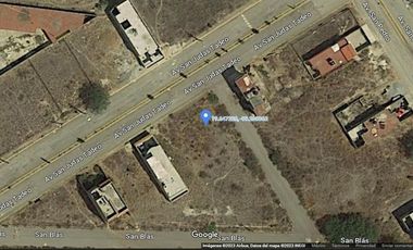 VENTA Dos lotes, en esquina, escrituras independientes, con acceso a servicios