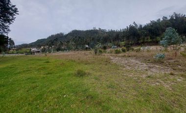 Terreno de venta en Cuenca via Monay Baguanchi con permiso de uso industrial