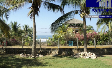 C113 Casa en Venta 3 recámaras piscina cerca playa Troncones
