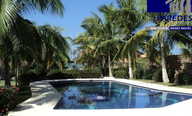 C113 Casa en Venta 3 recámaras piscina cerca playa Troncones