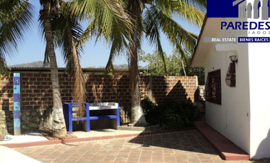 C113 Casa en Venta 3 recámaras piscina cerca playa Troncones