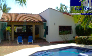 C113 Casa en Venta 3 recámaras piscina cerca playa Troncones
