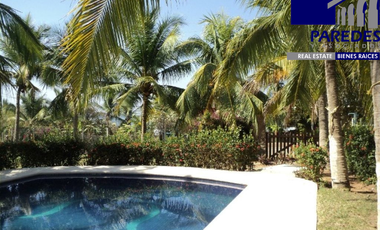 C113 Casa en Venta 3 recámaras piscina cerca playa Troncones