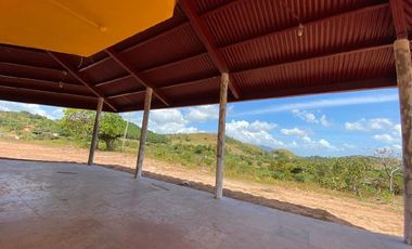 CASA DE CAMPO EN VENTA EN EL CALVARIO LAS LAJAS CHAME PANAMÁ