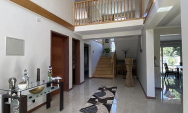 Gran casa en el centro de Isla Teja