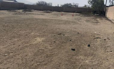 Venta de Terreno con Casa en Zona Industrial