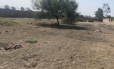 Venta de Terreno con Casa en Zona Industrial