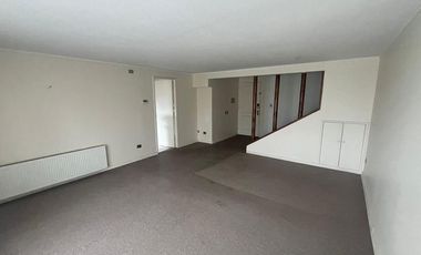 Vendemos amplio departamento dúplex en Condominio las Encinas